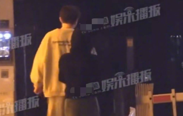 两男一女浜情欲交织，禁忌之恋引爆激情，深夜特黄大片震撼上线