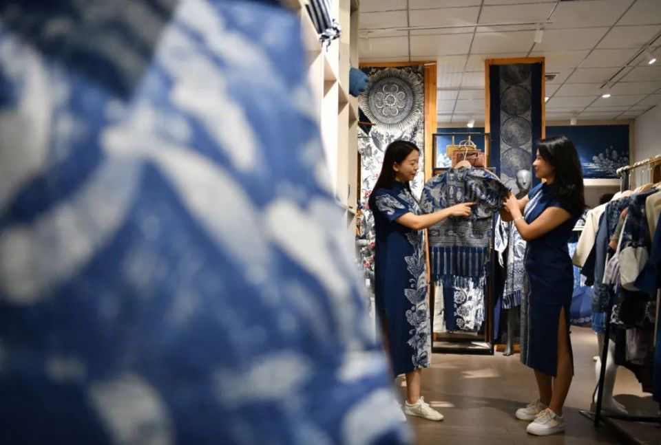 秋霞一级丝片展现东方美学魅力,细腻质感令人陶醉,传统工艺与现代时尚完美融合 秋霞一级丝片展现东方美学魅力,细腻质感令人陶醉,传统工艺与现代时尚完美融合