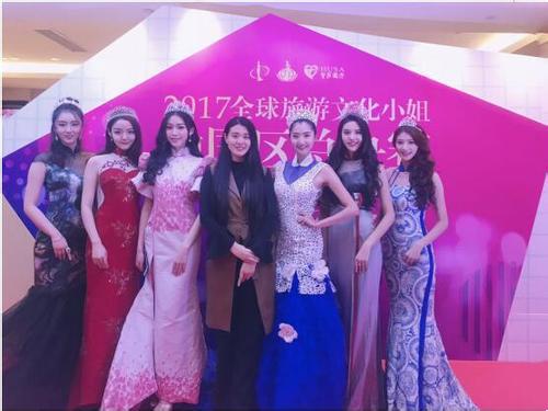 妇女bbb自强不息创造美好生活，妇女bbb勇敢追梦，妇女bbb绽放光彩