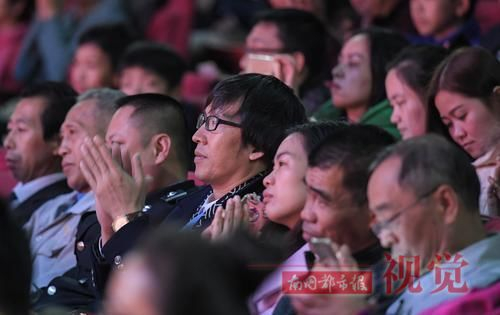 2.岳伦胥乱爱在线播放浜，剧情扣人心弦，观众热议不断