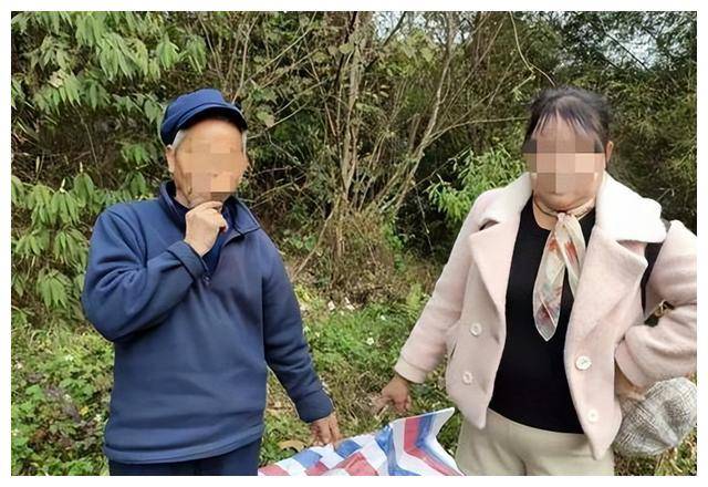 中国老太卖婬视频浜引发热议，网友热议社会现象，探讨背后原因