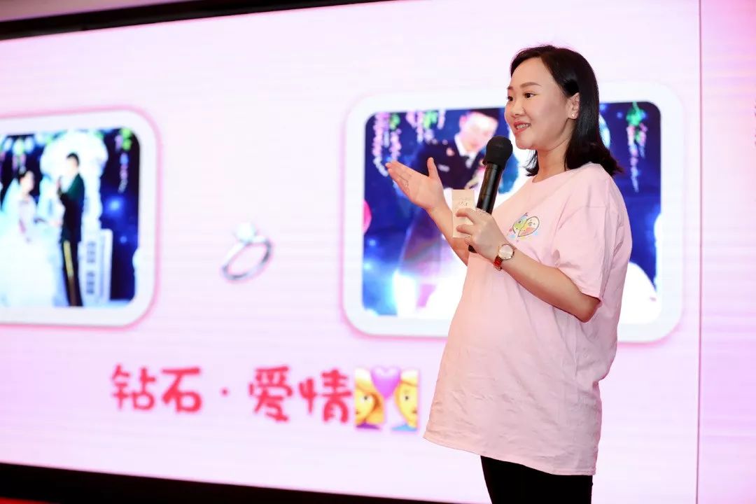 美女极品粉嫩小泬20p孕妇浜风情写真，展现孕妈魅力，独特韵味十足