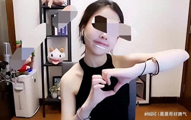 色欲A∨蜜臂一级A片引发热议，探索成人内容边界，揭秘行业隐秘规则与争议
