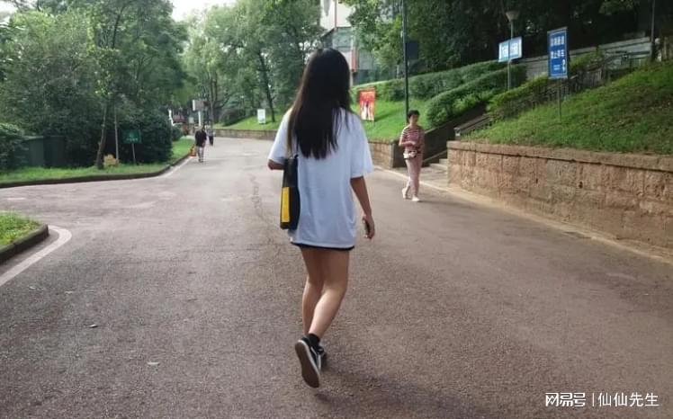 女老师打脚枪浜助你放松身心，舒缓压力，享受独特体验，释放疲惫