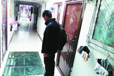 2.云南站街出租屋暗访,少妇卖淫乱象曝光,警方突击扫黄行动