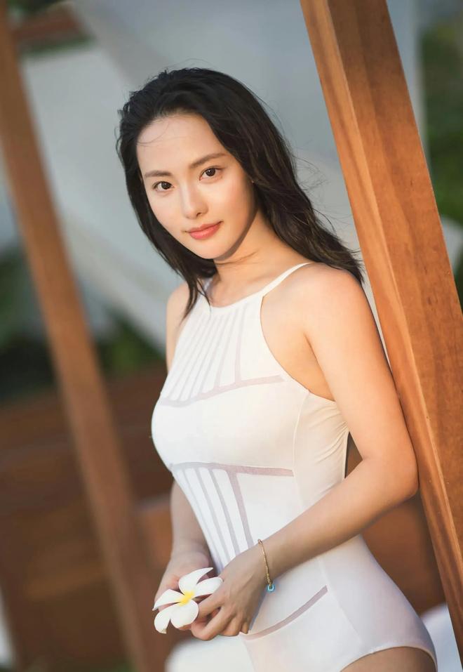 1.Ass粉嫩美女pics珍品绝美写真精选
