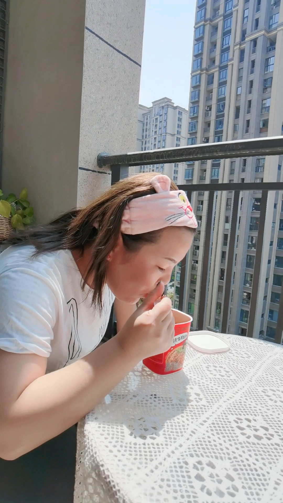 辣妹子爱丫爱丫电视剧在线观看浜，辣妹子追剧，爱丫爱丫精彩剧情，浜边浪漫故事