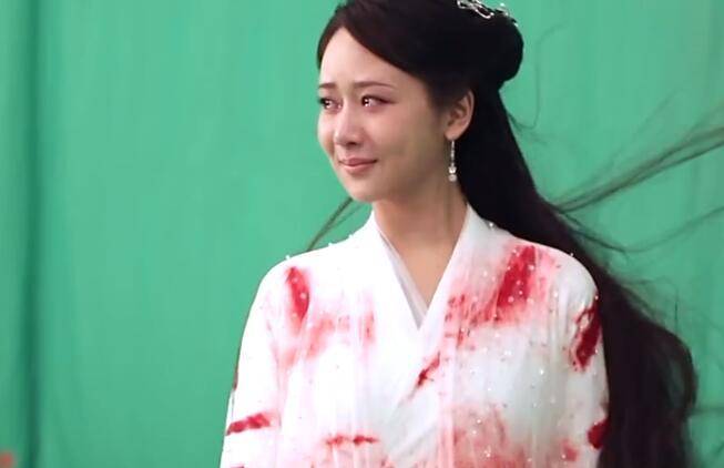 杨紫高潮喷水演技惊艳观众，情感爆发力十足，剧情张力拉满