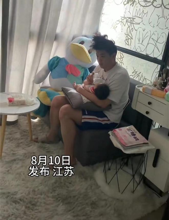 岳胥的丰满奶水HD高清浜，优质母乳喂养视频，真实哺乳镜头，母婴健康高清资源