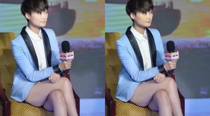 4个老熟女玩一小伙，激情互动引爆全场，年轻小伙难招架，熟女魅力无法挡