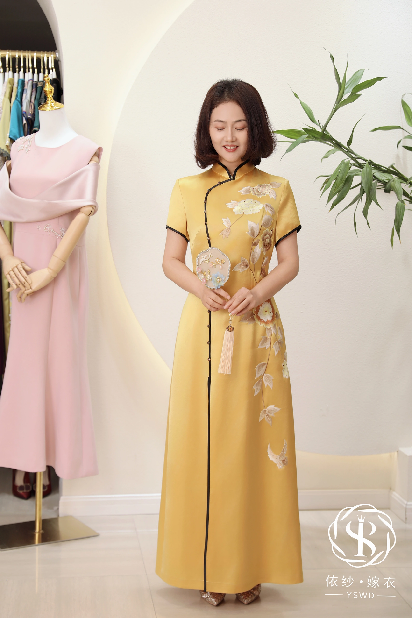 人妻日韩风情写真，唯美画面尽显优雅魅力，展现独特东方韵味