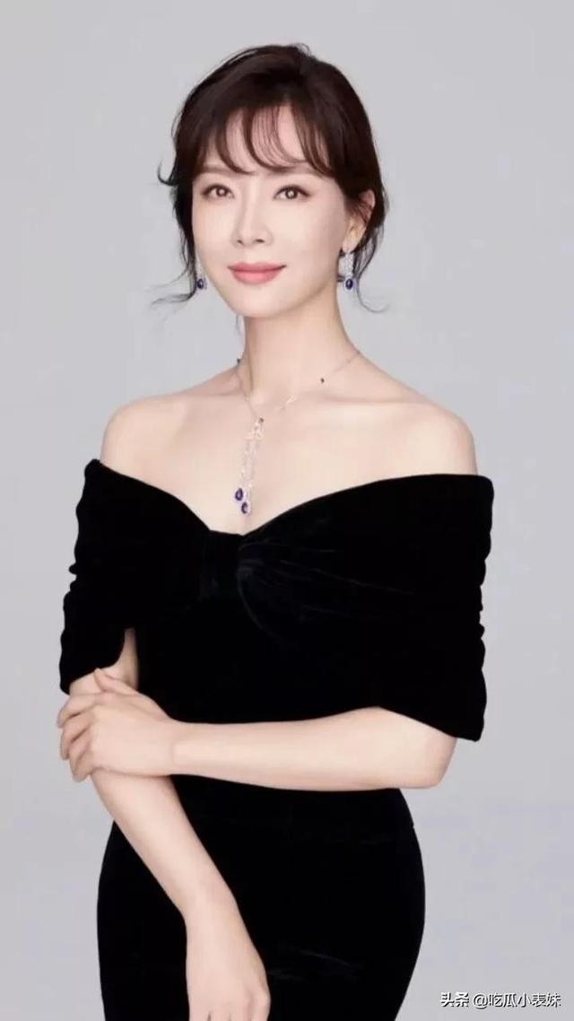 亚洲老熟女日韩风情绽放，魅力无限，优雅成熟韵味十足
