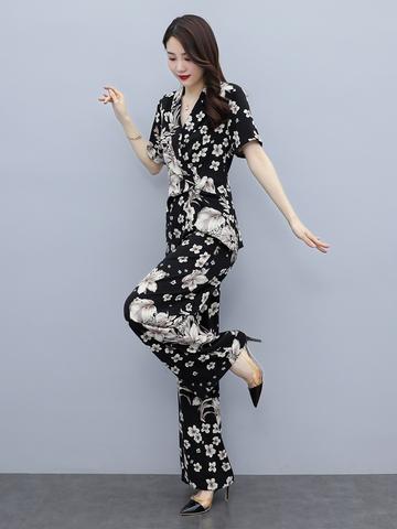 熟女精品一区二区魅力绽放，时尚轻熟风，优雅气质穿搭指南