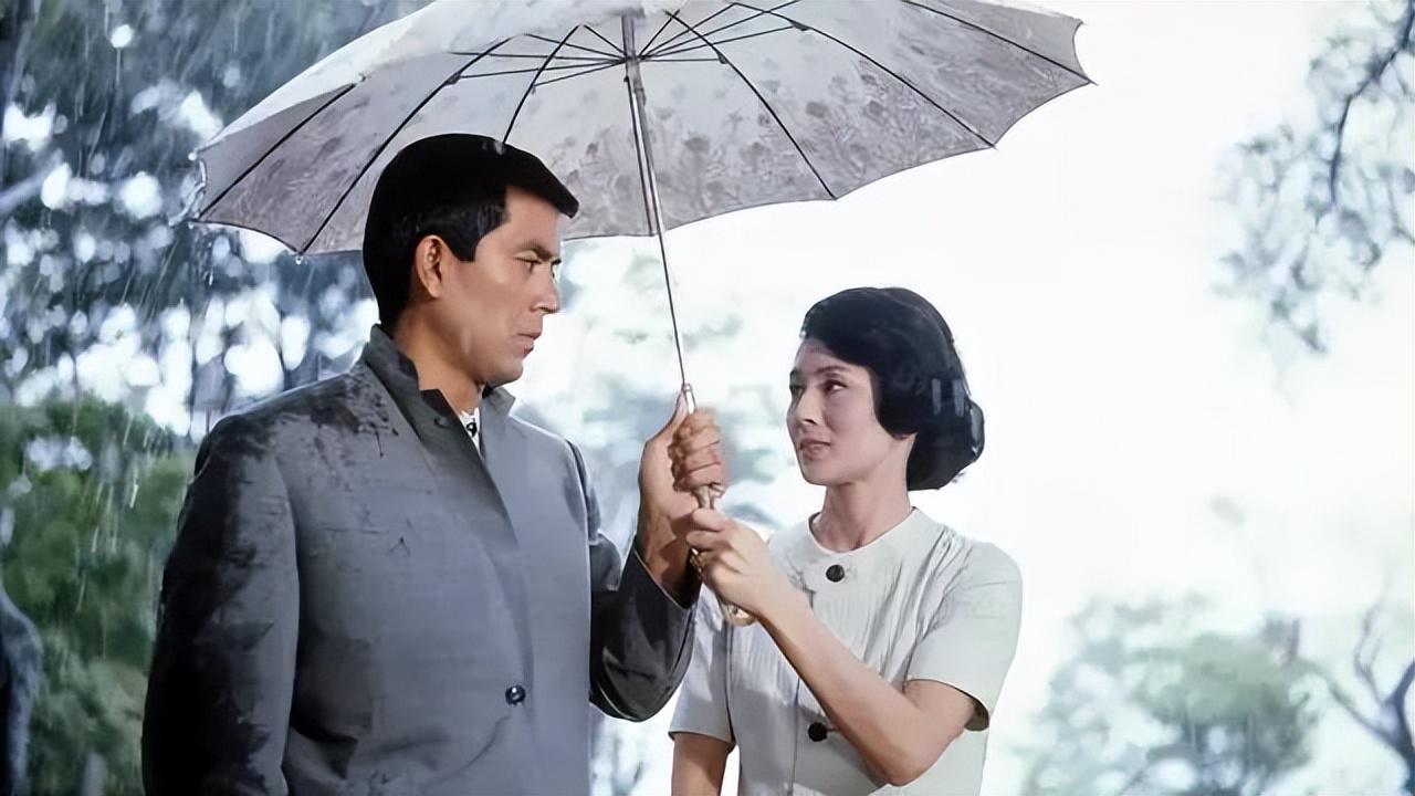 爱欲Va纠缠心间，情迷意乱，欲望深渊中沉沦绽放