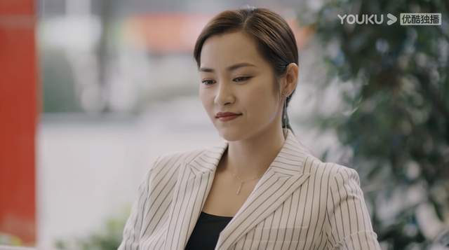 欧美老熟妇乱子引发热议，探讨成熟女性魅力，社会审美多元化趋势