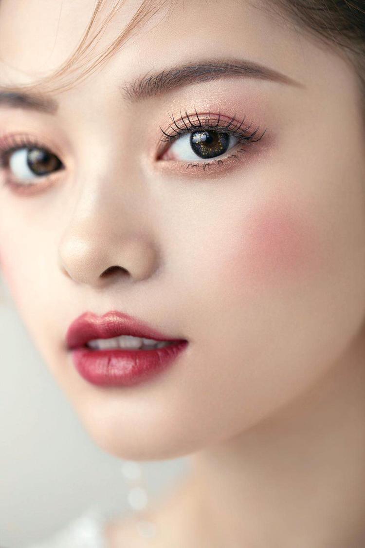 日韩精品九款时尚美妆推荐，精选热门单品，打造精致妆容，提升你的魅力指数