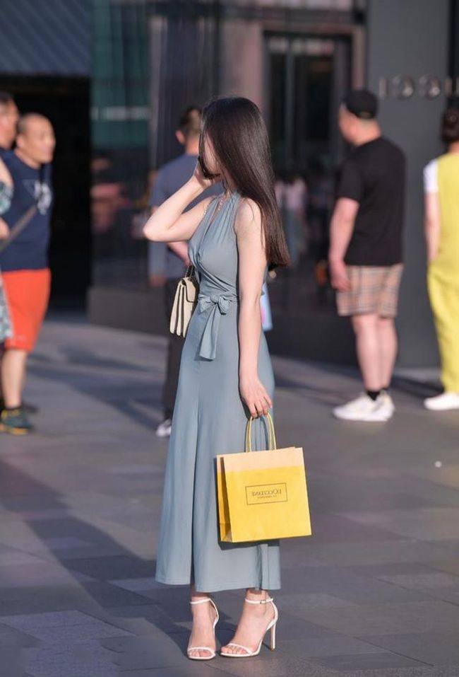 性感丝袜写真视频，展现迷人美腿魅力，时尚穿搭与性感诱惑完美结合