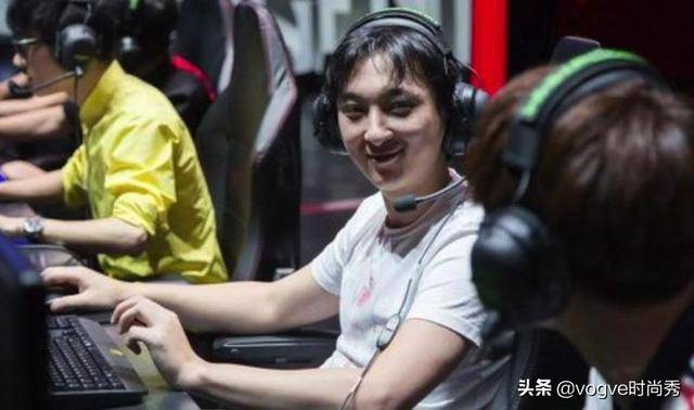 躁老太老太騷BBBB引发热议，网友热议躁老太老太騷BBBB，专家解读背后社会现象