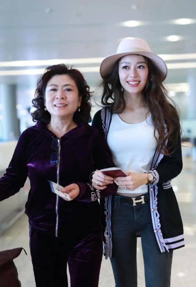 老妇人老熟女浜的优雅岁月，品味生活智慧，感受时光沉淀的美