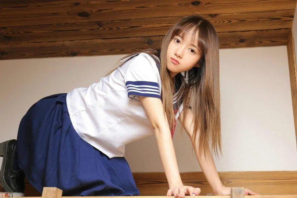 "学生小美女裸体vk浜写真，青春校园风，清纯诱惑，私房照流出"