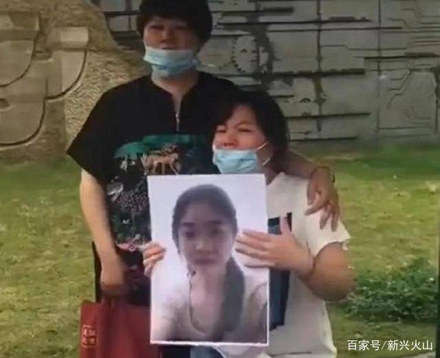 黑人狂躁女学生浜引发校园热议，探讨心理健康问题，关注青少年成长困境