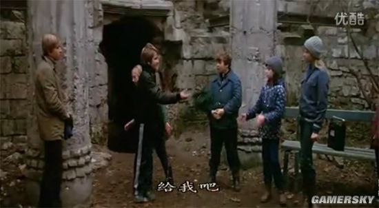丰满老女人伦理HD高压监狱浜，剧情紧张刺激，情感纠葛深刻，揭露人性黑暗面