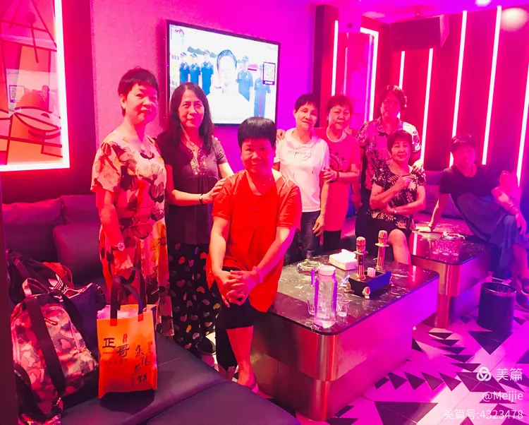 碰碰久久欢乐时光，畅享无限乐趣，体验独特碰撞激情