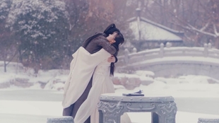 日本熟妇高清做爰╳XX浜风情，绝美画面惊艳呈现，成熟魅力尽显无遗