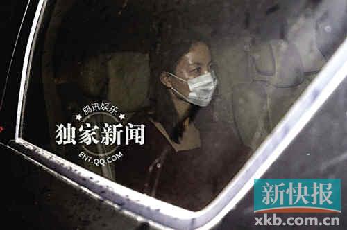 2.二人做受一级A片房间偷拍引发热议，网友谴责偷拍行为，呼吁加强隐私保护