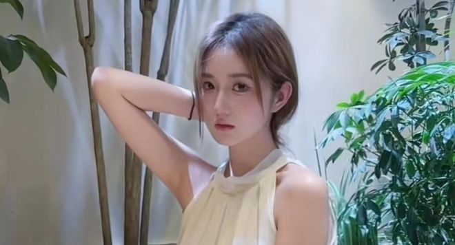 高级会所双飞女技师双飞视频浜流出，真实拍摄画面曝光，双人服务过程全记录