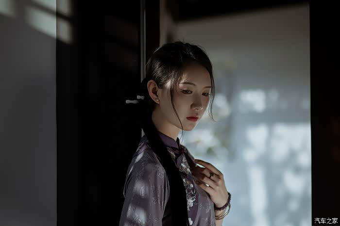 旗袍无码展现东方韵味，优雅复古风，尽显女性魅力