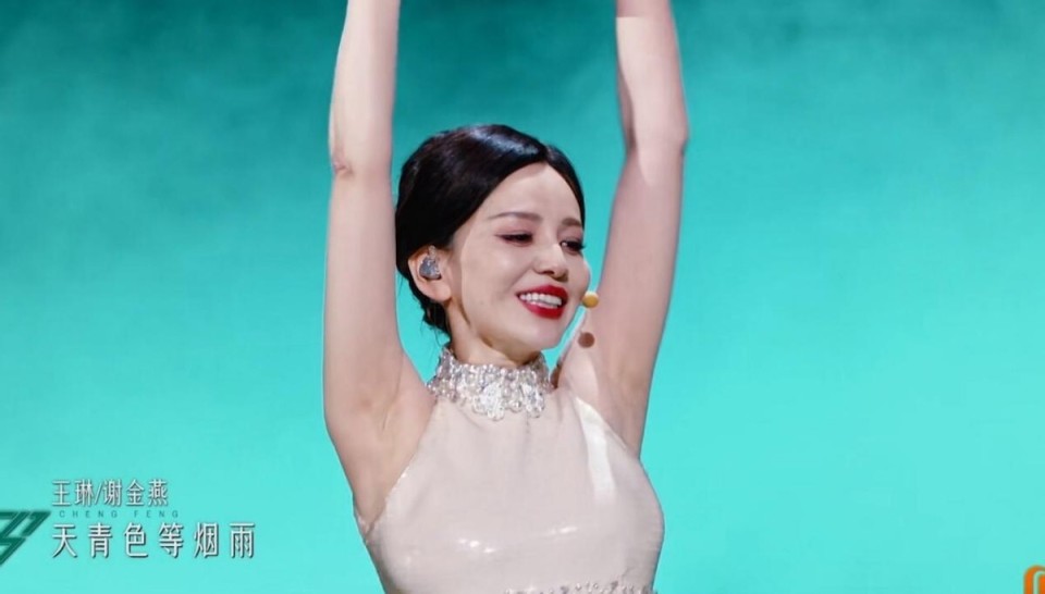 熟女俱乐部五十路六十路风采依旧，优雅绽放成熟魅力，岁月沉淀独特韵味