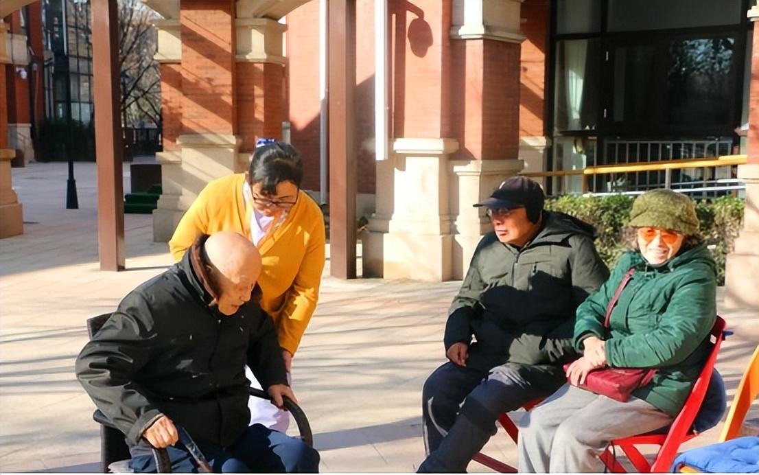 中国老太太毛片引发热议，探讨老年生活新现象，关注社会文化变迁