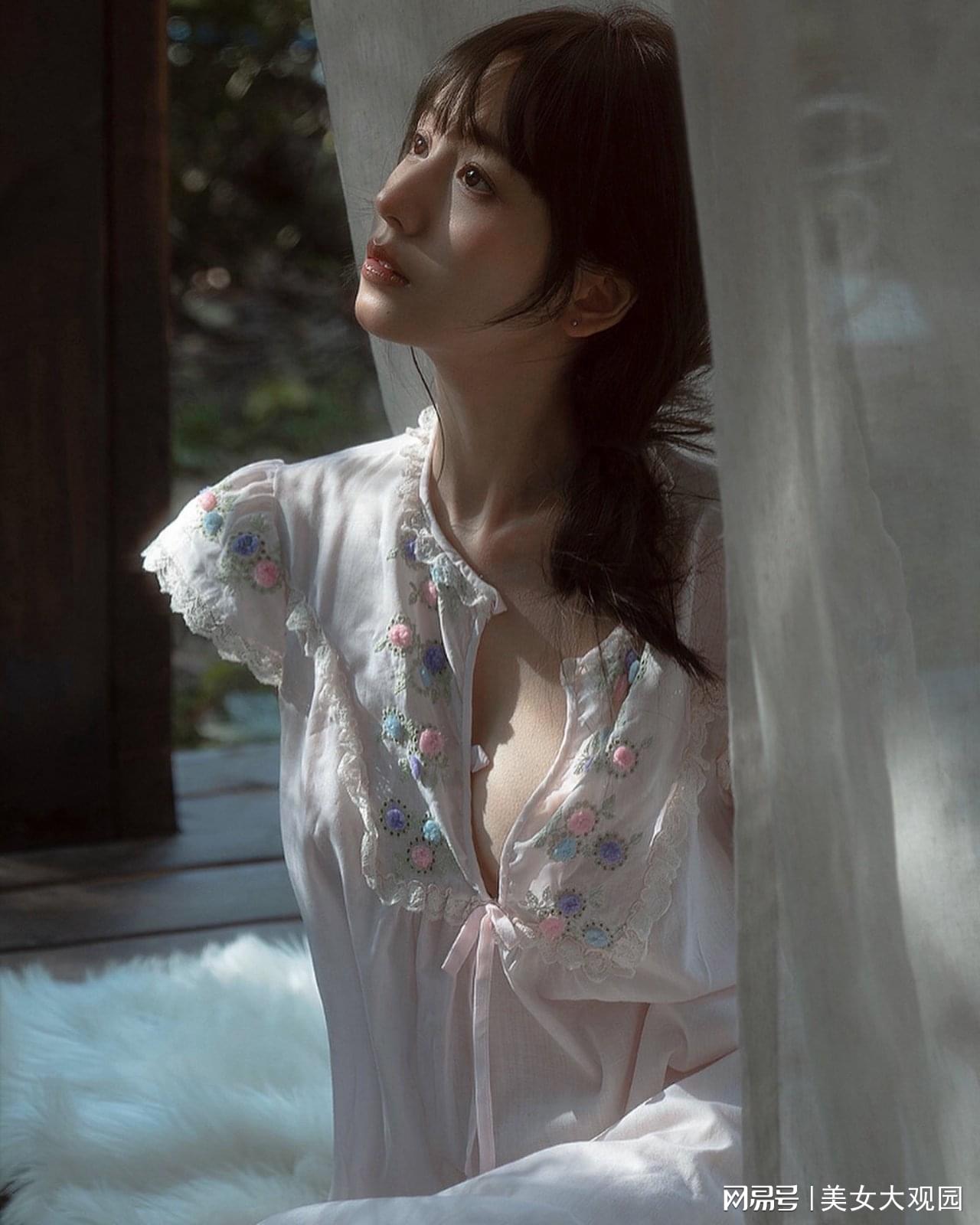2.继攵女乱h客厅呻吟声小说，情欲纠缠，禁忌之恋暗涌，深夜呻吟撩动心弦