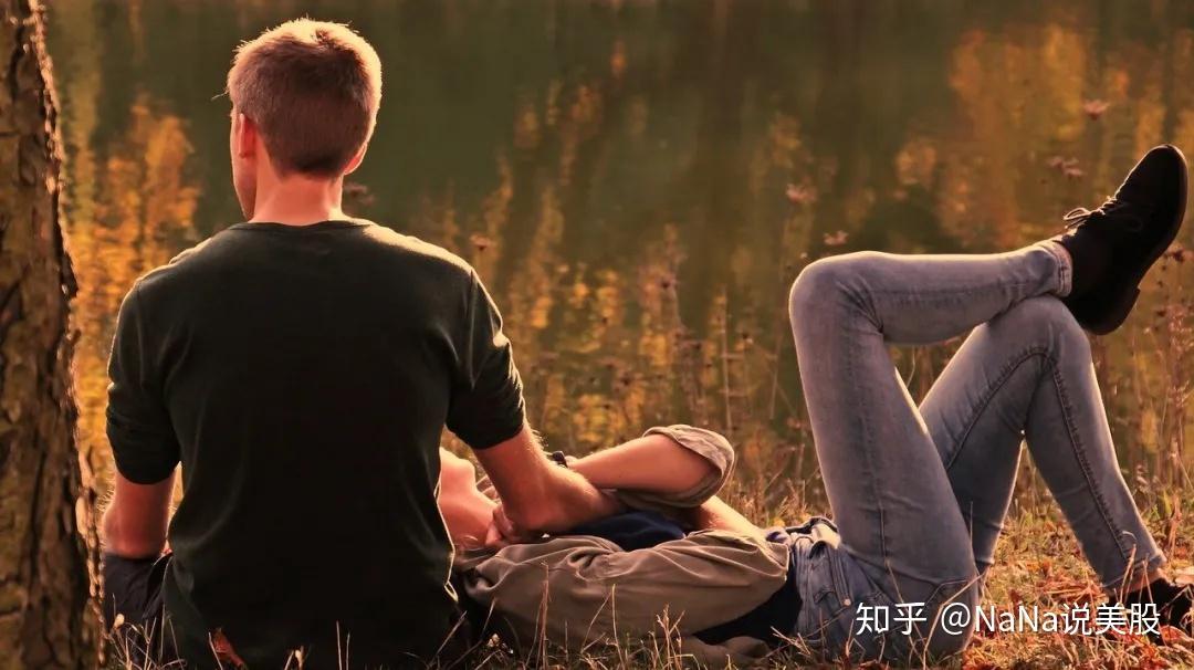 成人片男同激情演绎，探索隐秘欲望世界，揭秘男性情感深处的真实故事