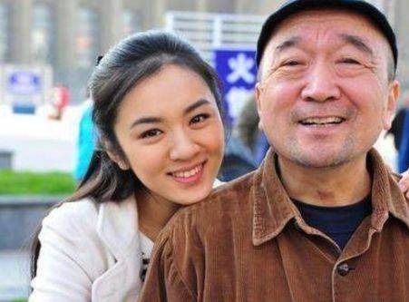 1.儿子策划老婆勾引老爸拍情色片