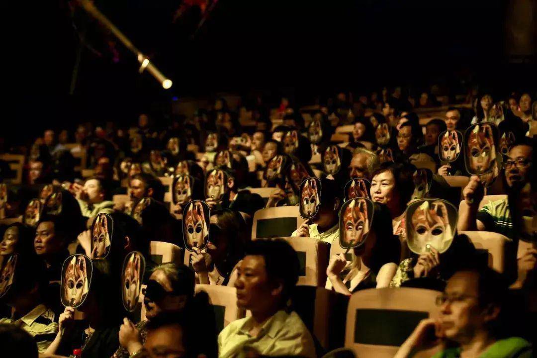 1.欧美TV另类风格颠覆传统视觉盛宴*