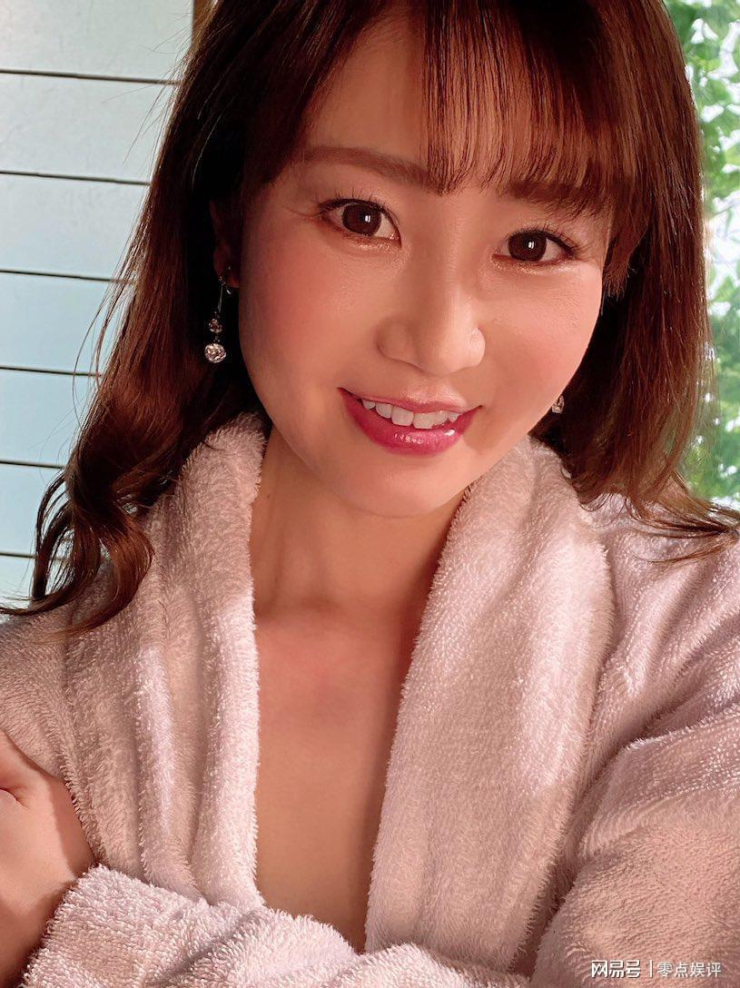 巨乳人妻剧集热播中，扣人心弦剧情，引爆观众热议狂潮