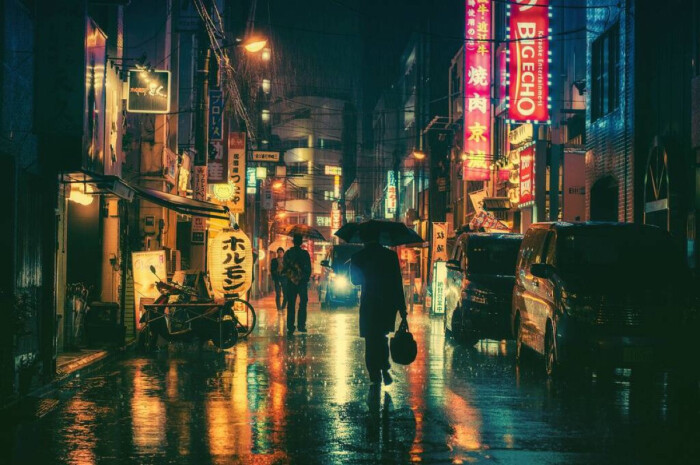 《欧美老女人站街风情，街头夜色，岁月故事》
