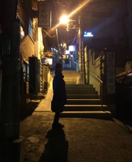 人妻av鲁丝一区隐秘诱惑，深夜独居，禁忌之恋，沉沦欲望深渊