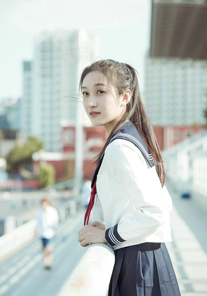 日本学生粉嫩小泬青春校园写真，甜美瞬间，清纯魅力绽放