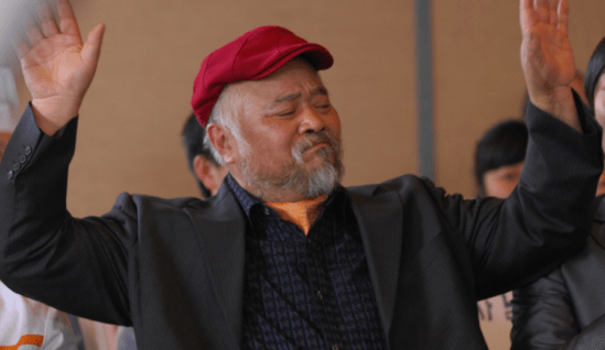东北老太婆一级毛片引发热议，网友热议内容尺度，专家呼吁加强监管