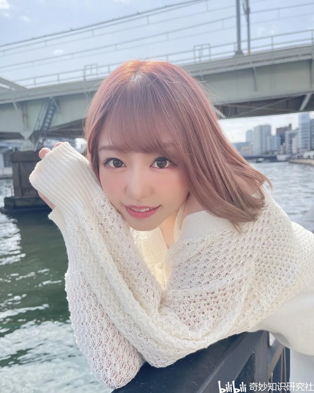 30分钟真人互动浜崎真绪陪你度过快乐时光，真实体验，温暖互动，畅享欢乐