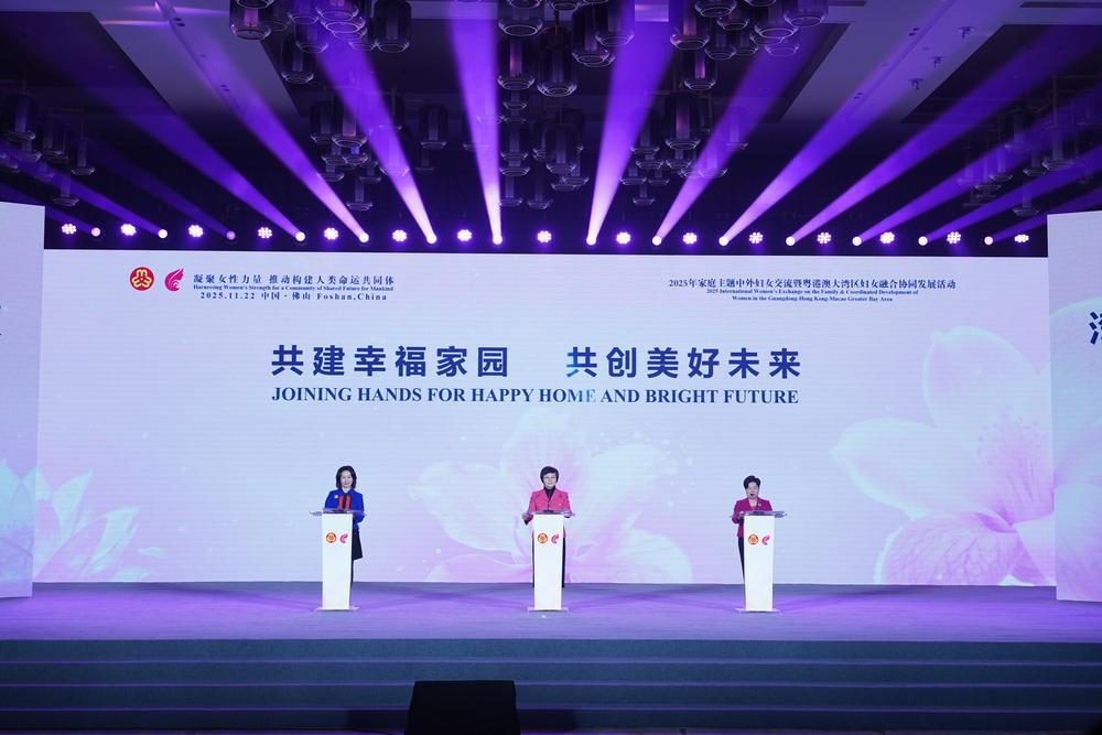 真人交友恋爱海滨邂逅浪漫时光，甜蜜互动，共建幸福未来