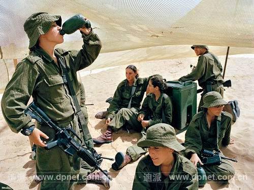 女兵一级毛片一级毛片浜震撼发布，真实记录女兵生活，热血与柔情交织的军旅故事