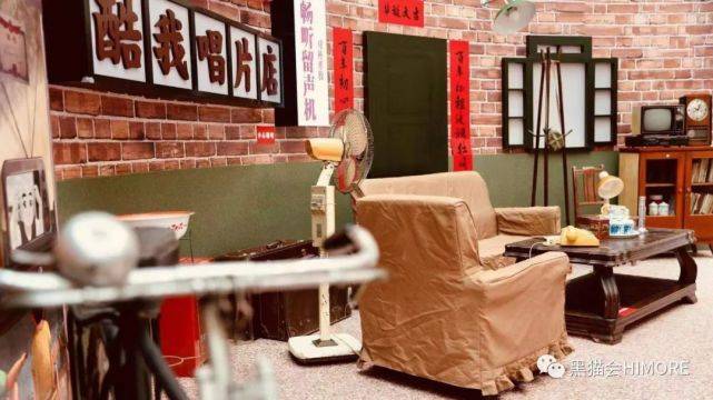 Brazzers熟女BNAeo浜激情演绎，经典场景重现，成熟魅力引爆全网热议