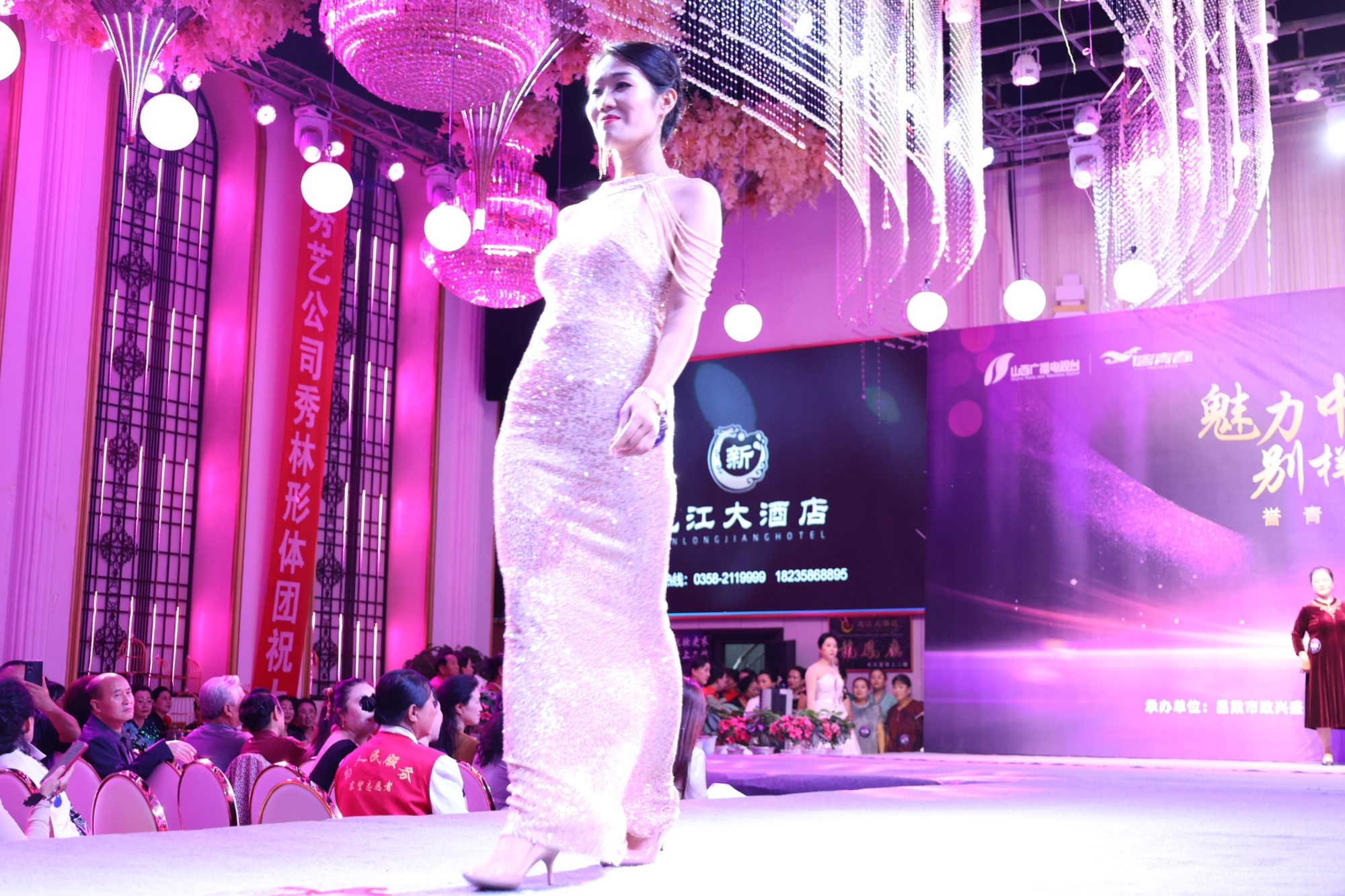 2.玉足美女私房照浜，拍摄灵感，构图秘诀，展现独特魅力