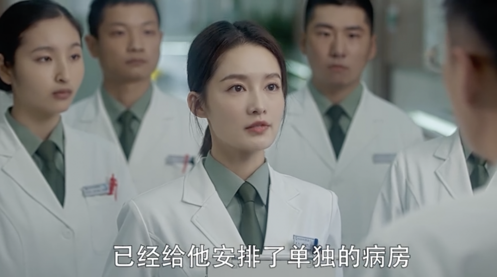 2.GayXXX军人痛苦呻吟,深陷情感漩涡,寻找自我救赎之路