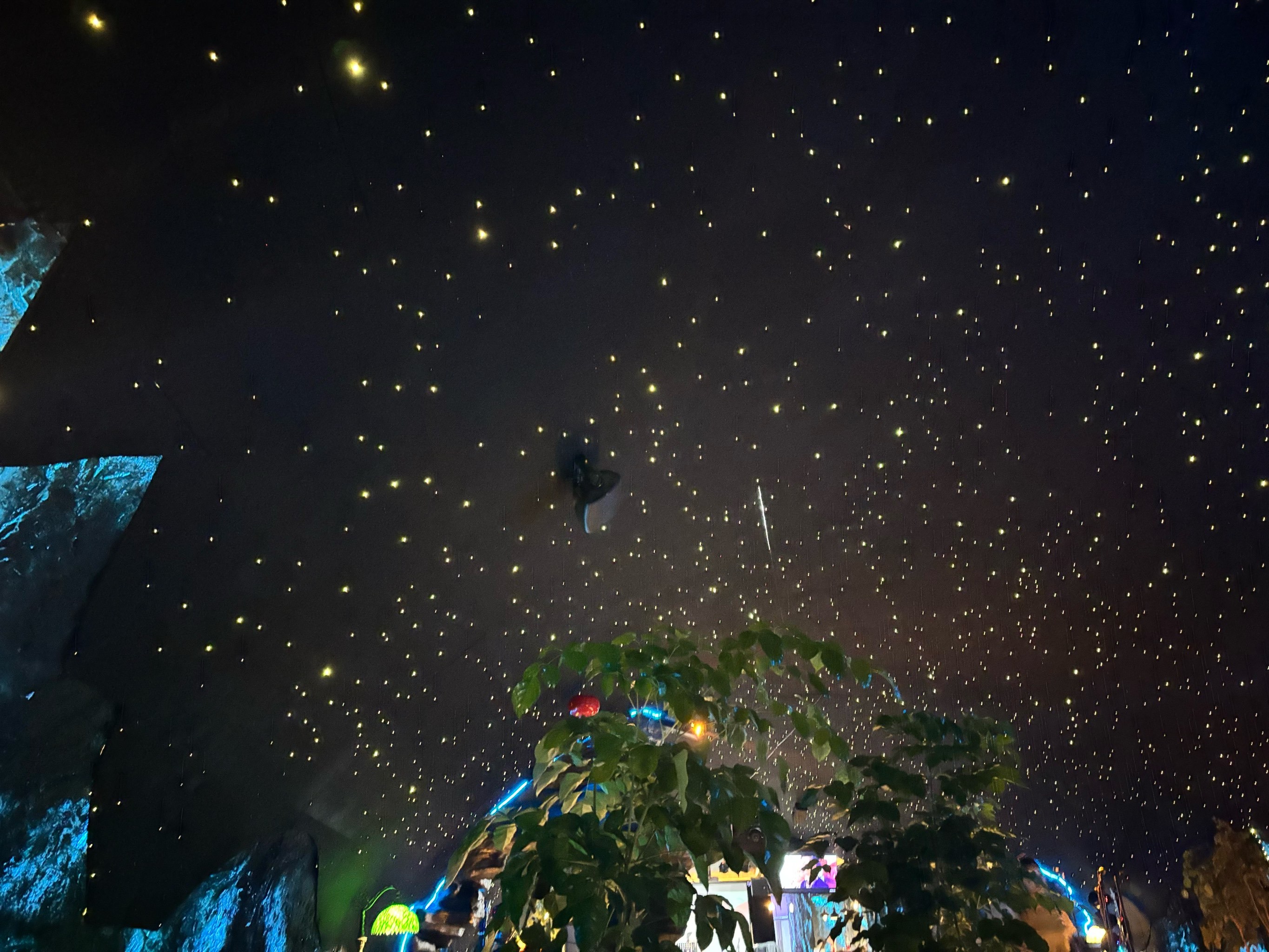 夜夜爽爽沉醉星空梦境，浪漫温柔时光，点亮心灵灯火
