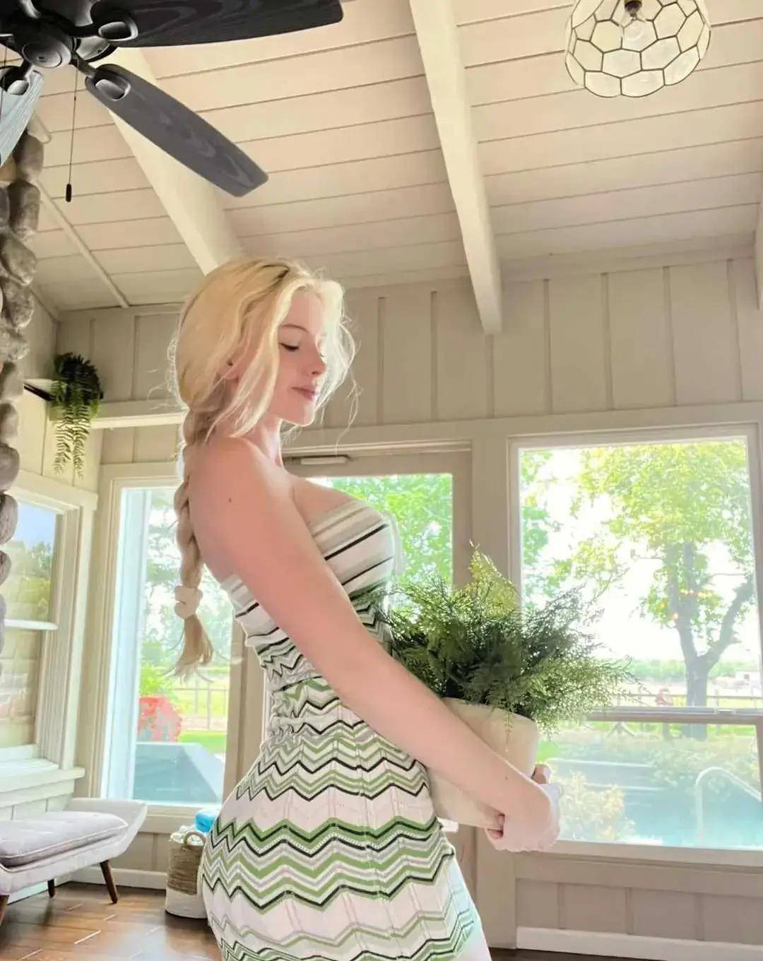 俄罗斯美女一级爱片浜惊艳全球，独特魅力引爆网络，观众直呼过瘾